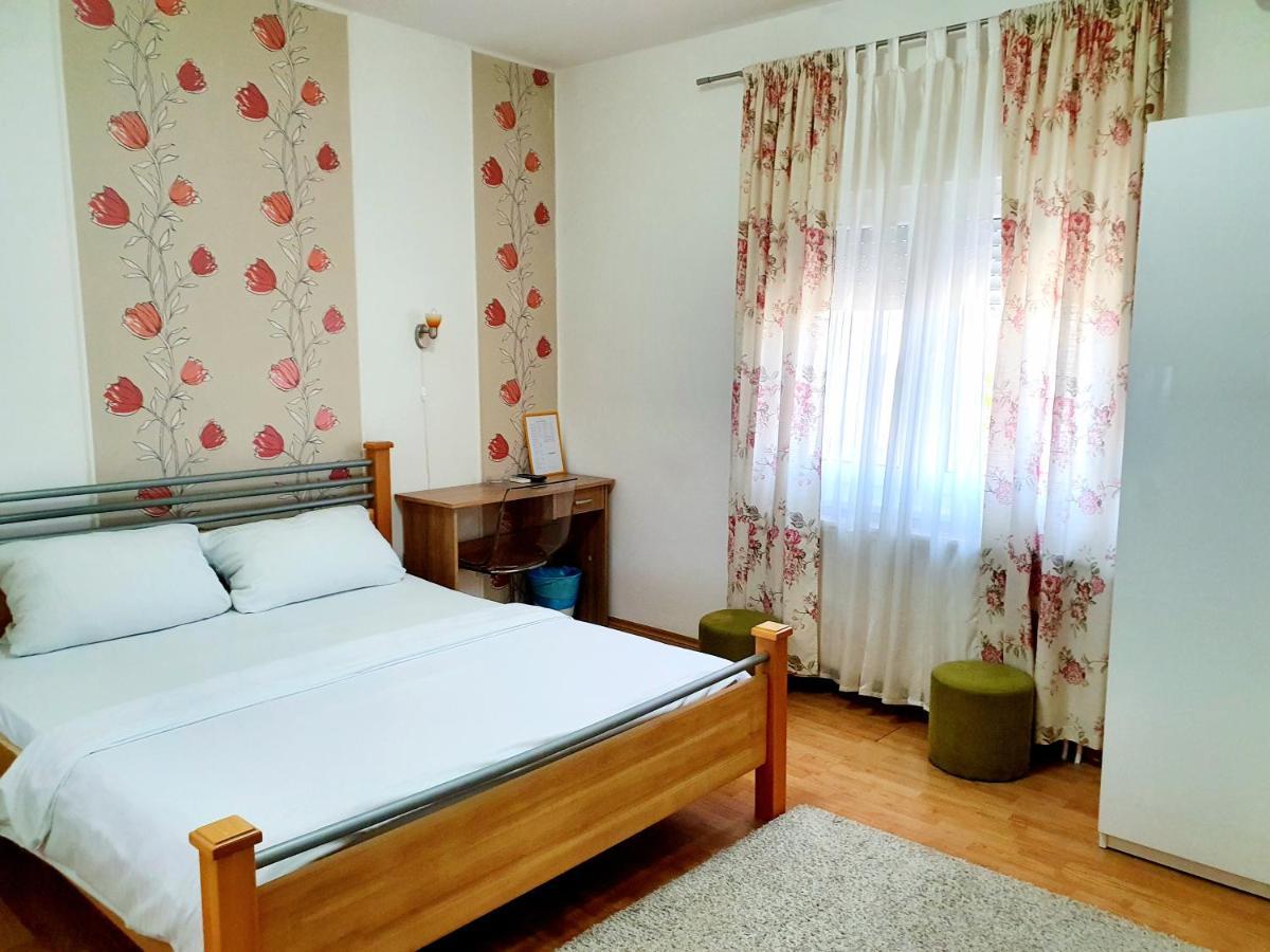 Rooms Villa Luigi Pančevo エクステリア 写真