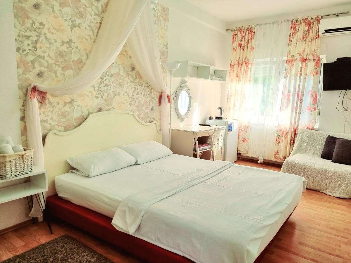 Rooms Villa Luigi Pančevo エクステリア 写真