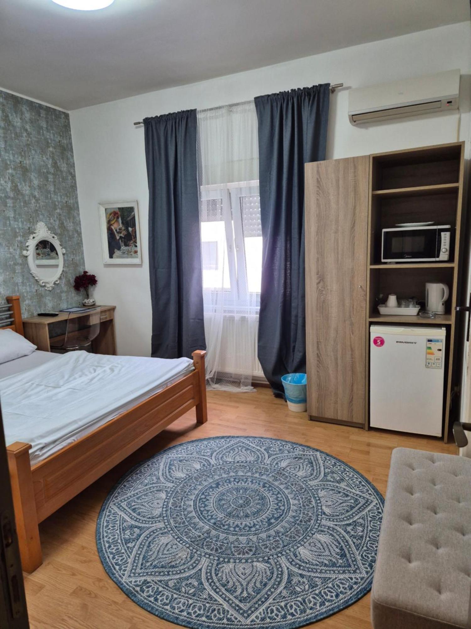 Rooms Villa Luigi Pančevo エクステリア 写真